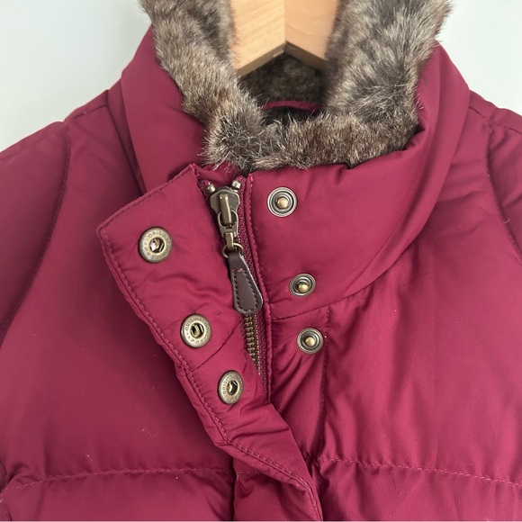 Eddie Bauer Medium Goose Down Faux Fur Trim Burgundy Puffer Vest - Picture 4 of 12